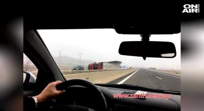 Катастрофа с български ТИР затрудни движението по гръцката АМ 