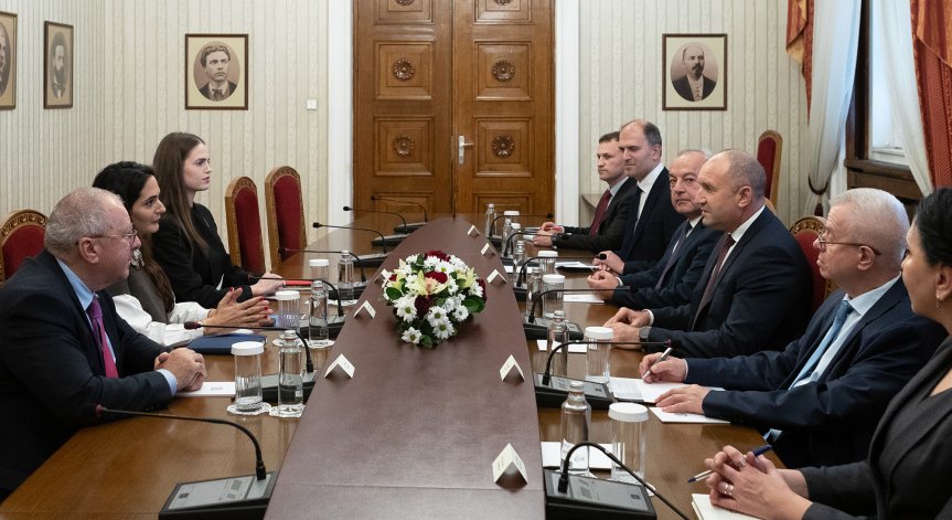 Радев: Доказаната ни толерантност е гаранция срещу ксенофобията и антисемитизма