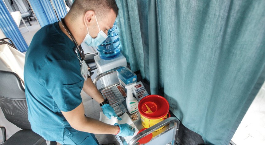 Осем жертви на Ковид-19 за денонощието, още 62-ма постъпиха в болница (ОБНОВЕНА)