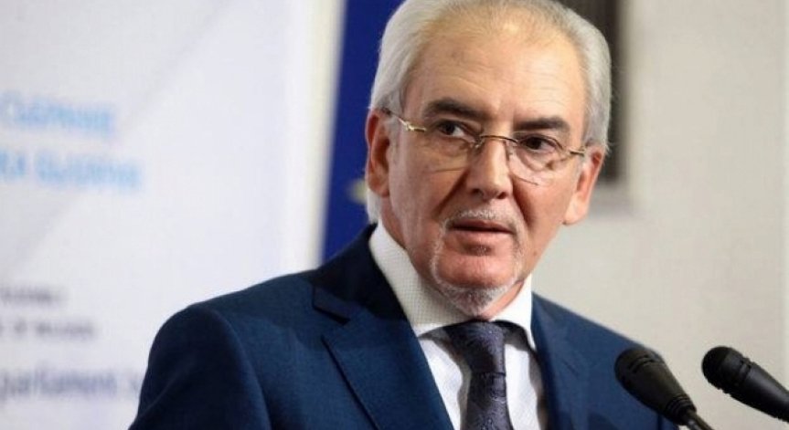 Местан за изпуснатата фраза: Напразна истерия!