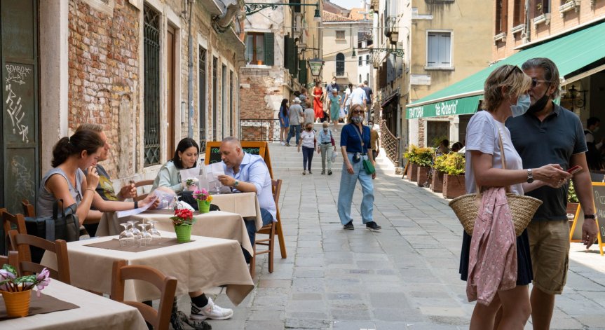 Испания и Италия отбелязват най-бързите темпове на икономически растеж от 40 г.