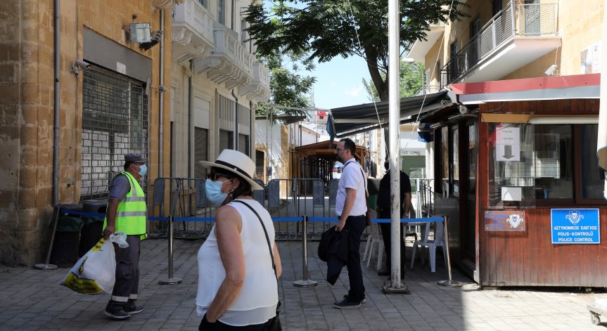 В Кипър не се шегуват: На работа - само с ваксина или 72-часов тест