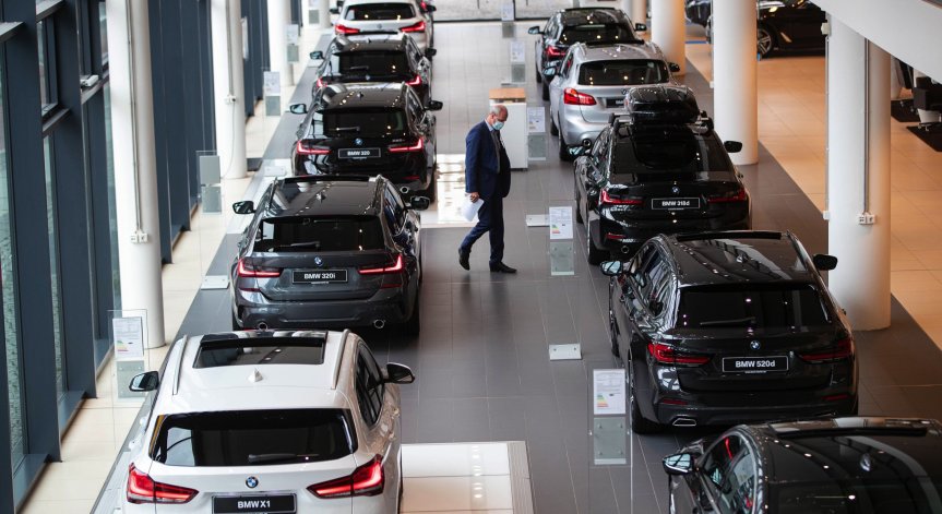 BMW няма да притиска клиентите да си купуват електромобили
