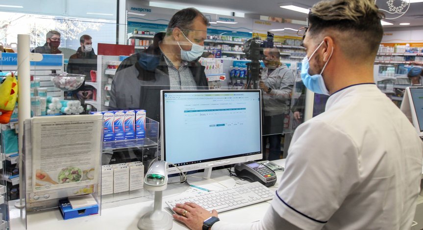 Изолират аптеките от битката с Ковид-19, вървим към локдаун