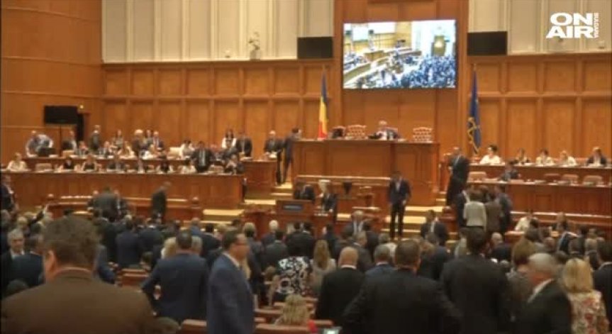 Управляващите в Румъния свалиха собственото си правителство