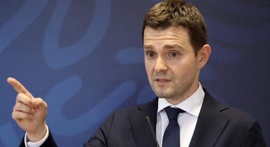 Колегите от София да разберат времето, в което живеем, призова външният министър на РСМ.