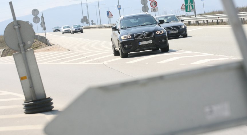 Ограничават движението в едната тръба на тунел 