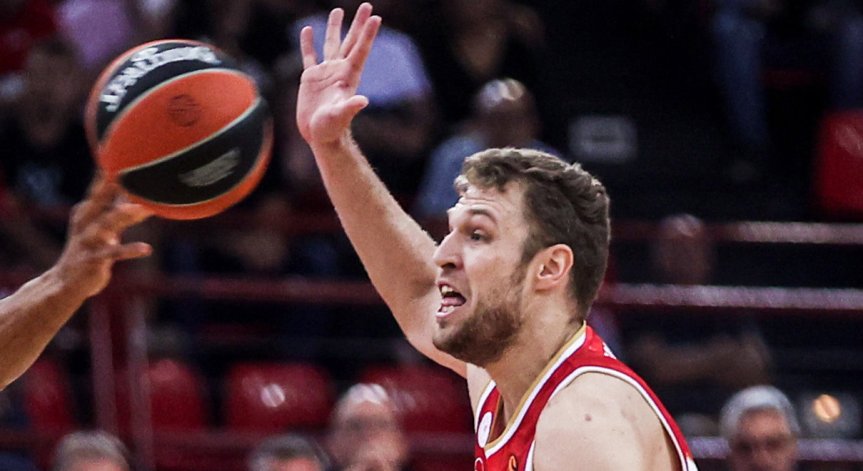 Везенков добави 8 борби и две асистенции за КПД от 22.