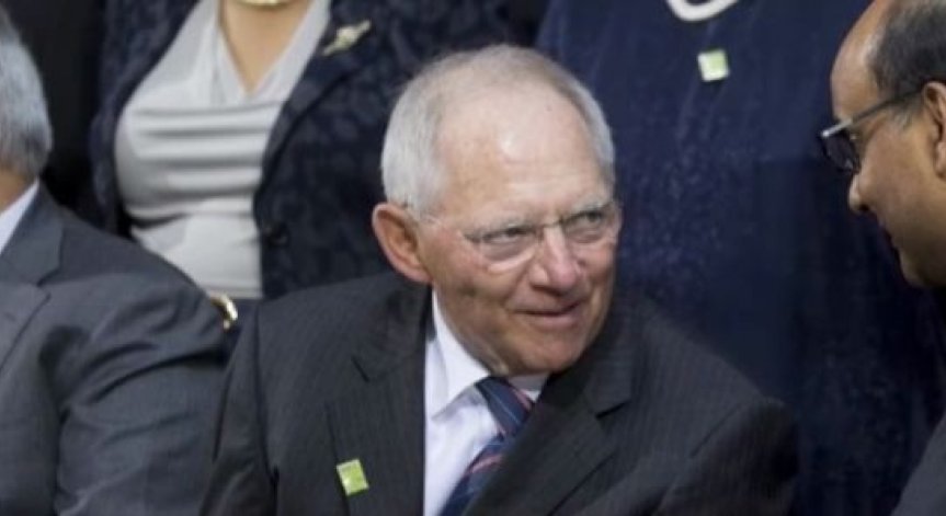 Шойбле иска от Гърция програма за икономии