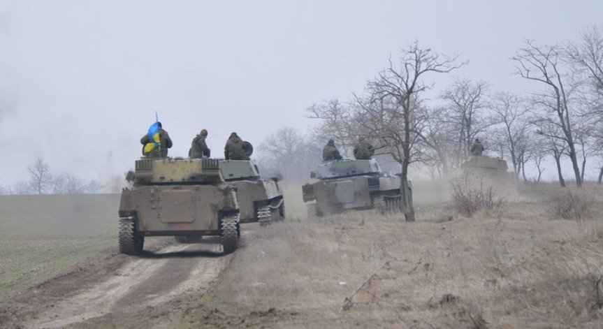 Украинската армия започва да изтегля тежките си оръжия