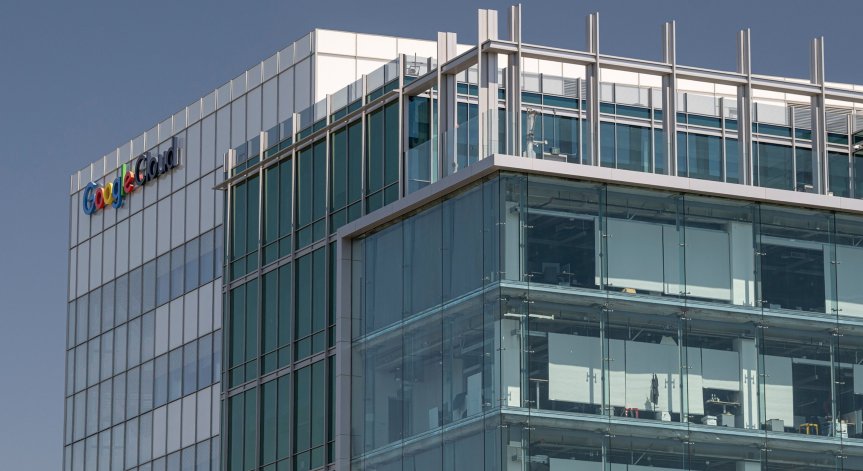 Google отлага за догодина връщането в офиса заради пандемията