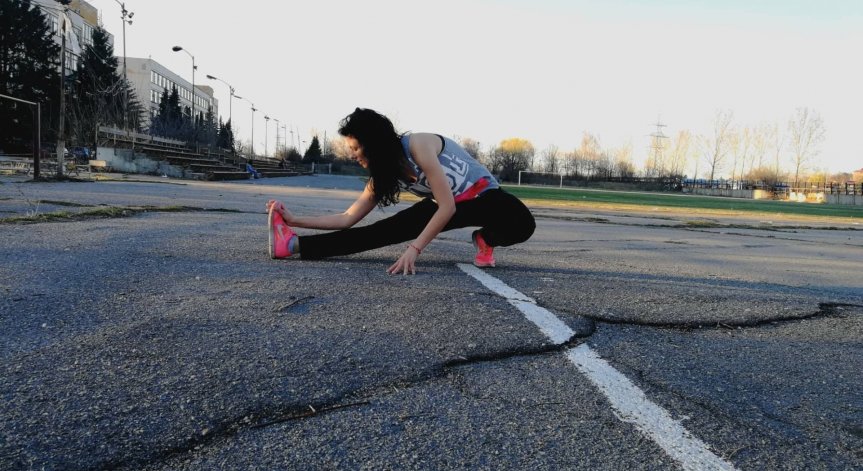 Водещата на Boec.bg Десислава Джерманска тича в подкрепа на хората с гръбначни увреждания