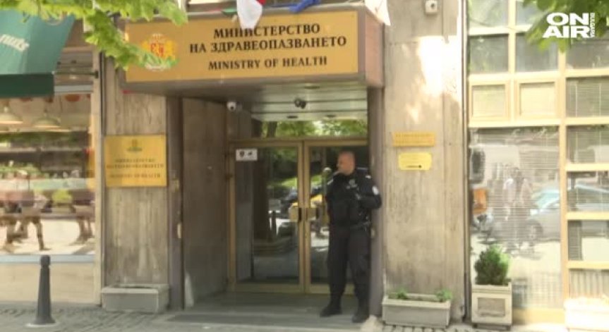 Медици скочиха срещу здравното министерство заради лечението на онкоболни