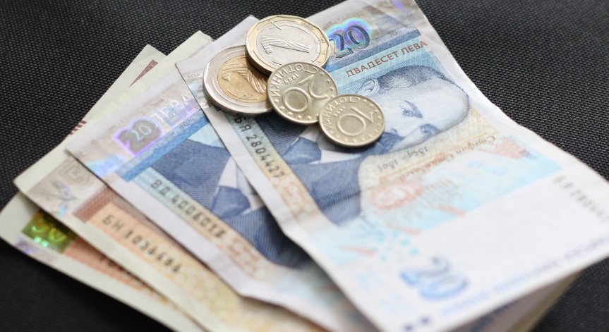 Социалната комисия прие удължаването на Бюджет 2022, искат по-висока минимална заплата