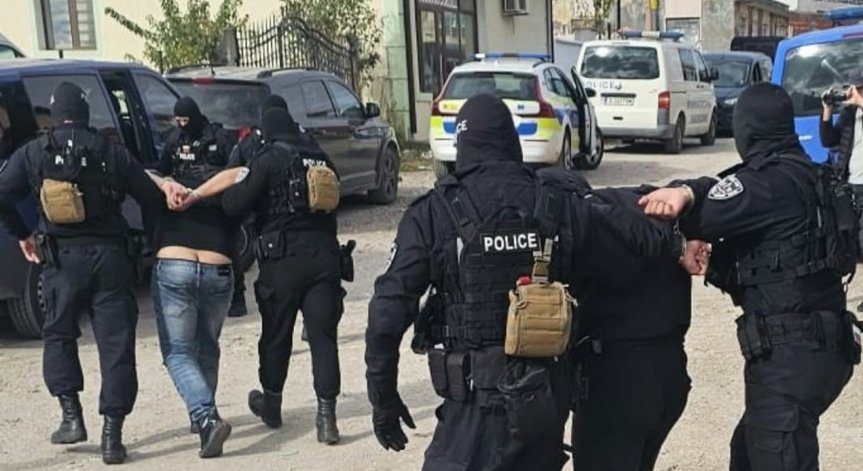 13 души са задържани в Хасковско: Откриха фентанил, 43 кг канабис и незаконен алкохол