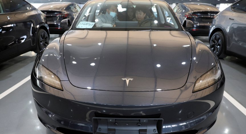Tesla проектира нов, по-евтин и компактен кросоувър