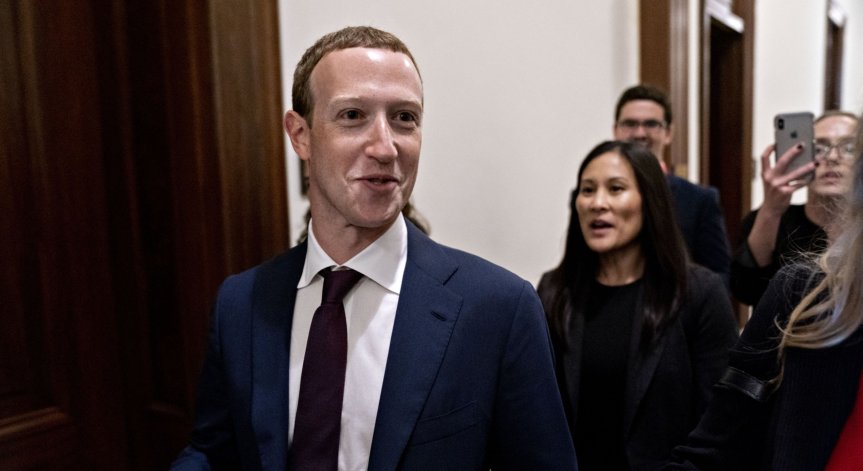 Facebook изгражда 
