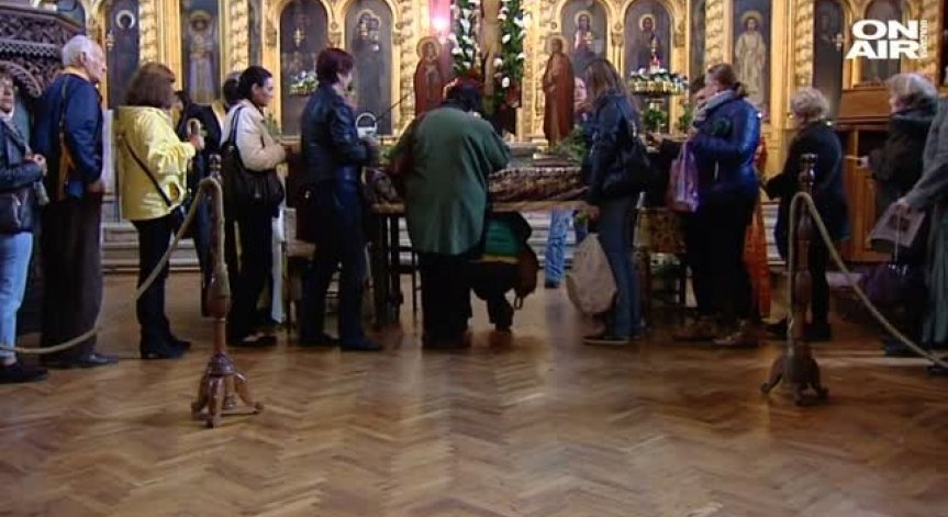 На Еньовден се сплита венец от билки, пази се до догодина