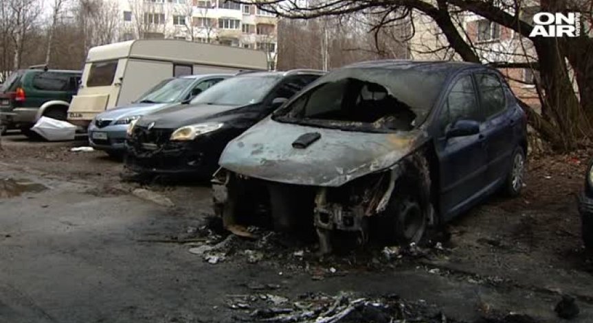 4 коли горяха в столицата тази нощ