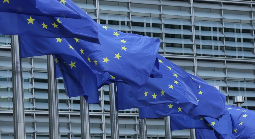 ЕС ще продължи да подкрепя твърдо Украйна.