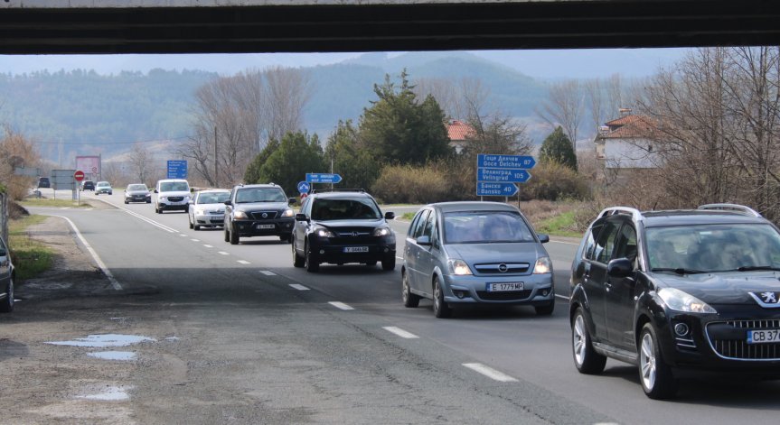 Огромна тапа в Кресненското дефиле измъчи пътуващите към Гърция