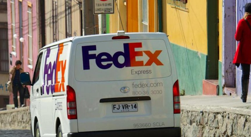 FedEx обмисля купуването на TNT