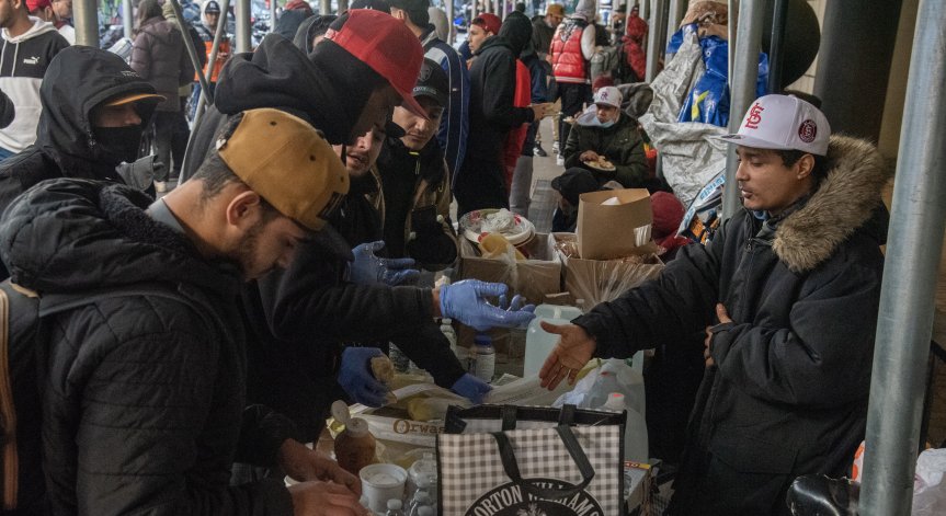 64% от американските потребители живеят от заплата до заплата