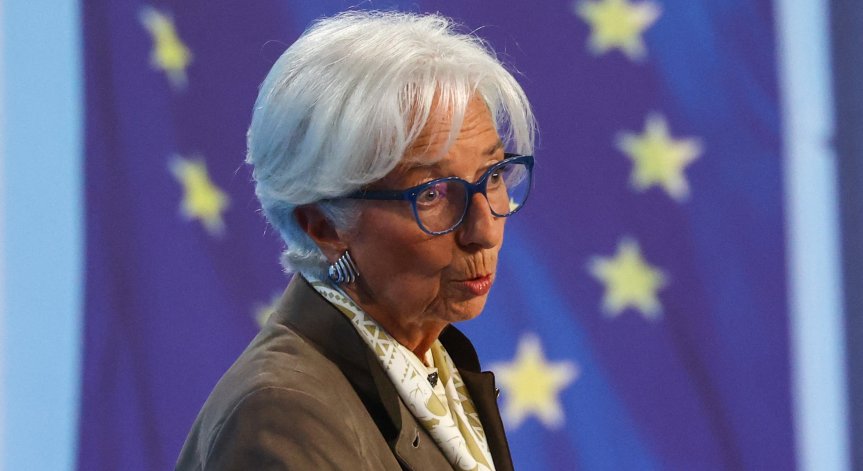 Стабилността е основният положителен ефект, който България ще изпита с въвеждането на еврото, заяви Лагард.