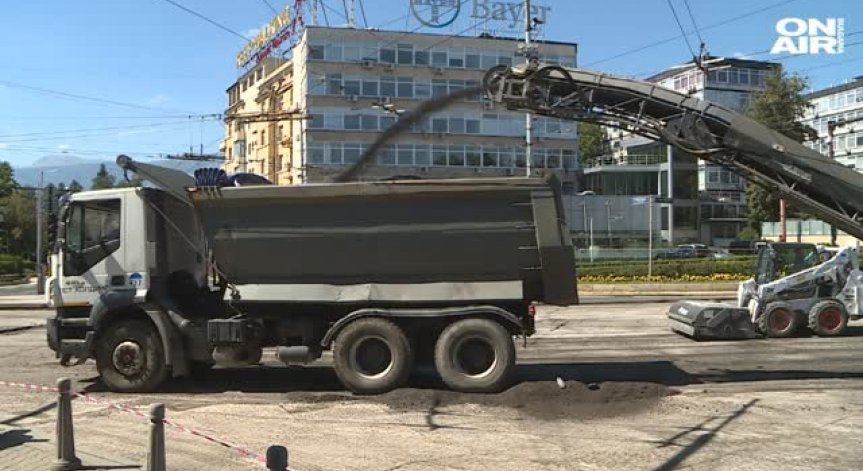 Ремонтите в София продължават: Затварят частично движението по бул. 