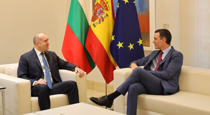 Втори ден от посещението на Радев в Испания, ще посети логистичен център за въоръжение