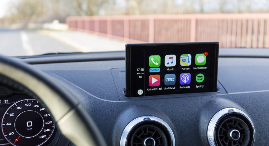 Заваляха жалби за iPhone 11 заради системата CarPlay