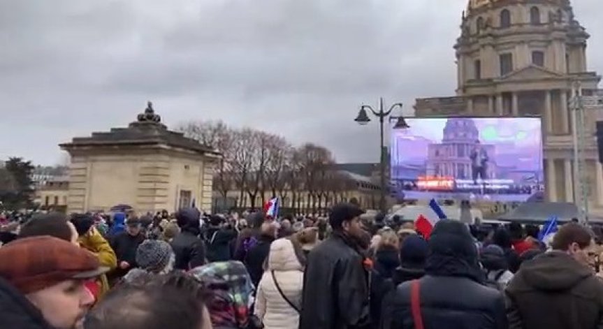 Хиляди французи протестират срещу 