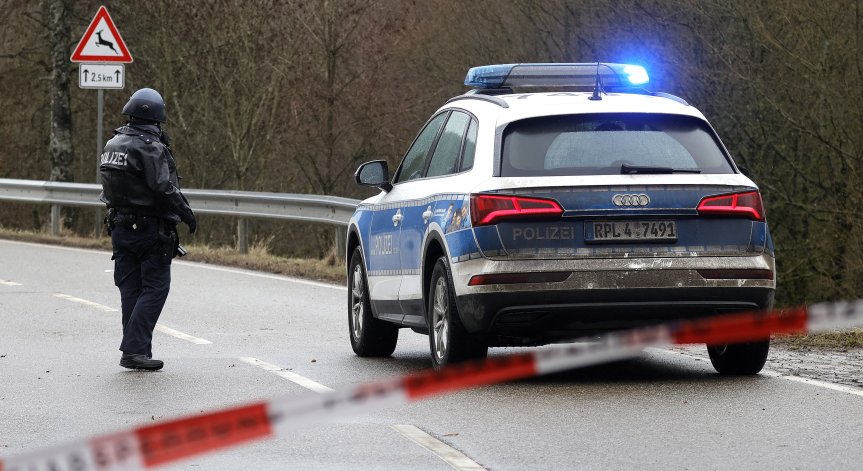 Застреляха двама германски полицаи при рутинна проверка на автомобил