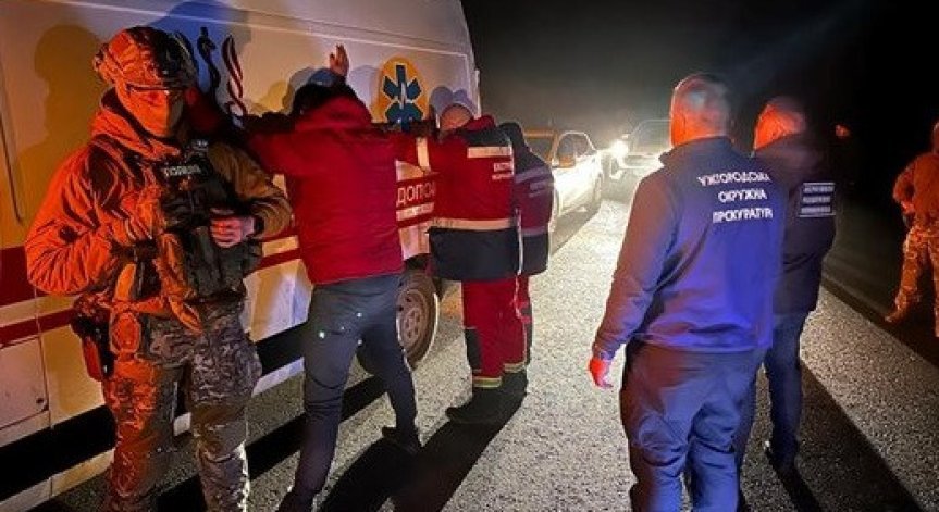 Украинци наели линейка, за да излязат от страната и да не отидат на фронта