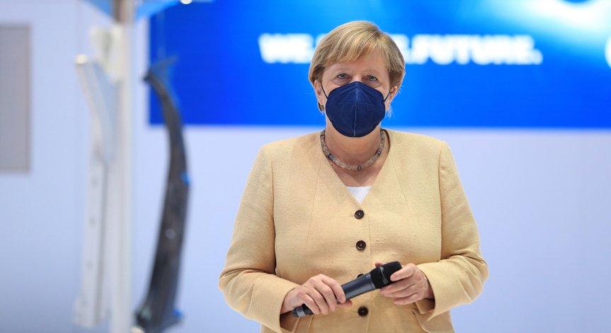 Меркел – най-могъщата жена в Европа си тръгва, парите и блясъкът не я привличат