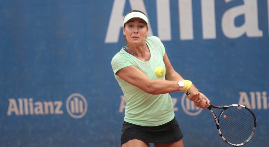 Елица Костова продължава в квалификациите на 