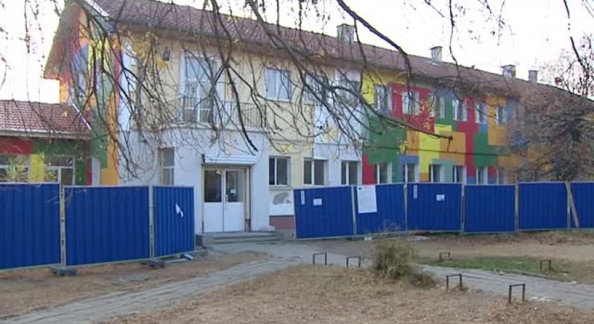 Учителят, ударен от ученик в час - с тежка хипертонична криза