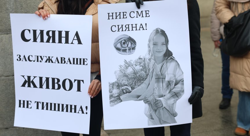 Кръпките вече са по-криви от стария асфалт, каза Николай Попов.