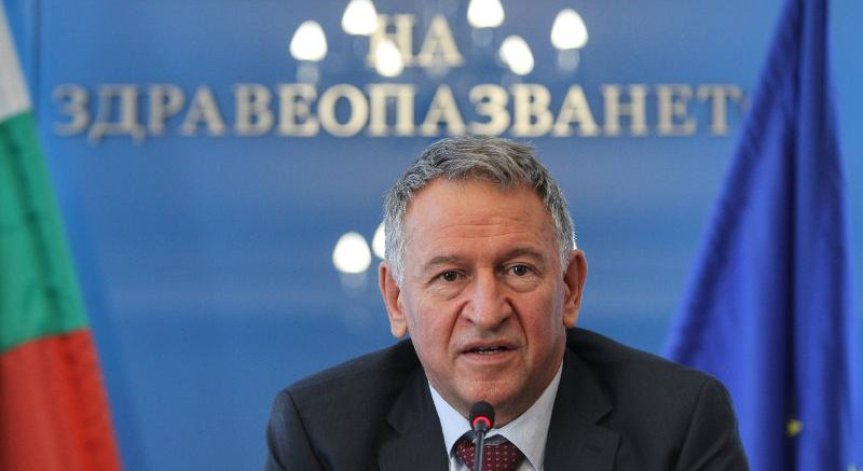 Антиваксъри нападнаха медици във Варна. Кацаров: Виновните - пред съда!