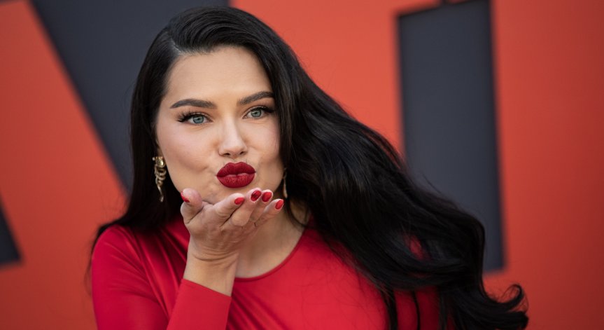 6 месеца след като роди: Адриана Лима се завръща към ангелите на Victoria’s Secret