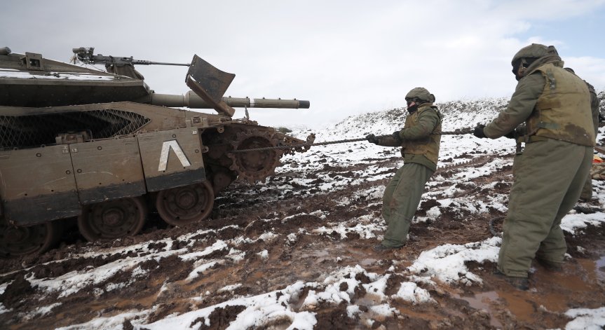 Русия приключва военните учения в Крим, редица войски се изтеглят