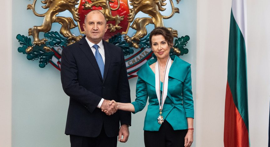 Президентът удостои с държавни отличия шестима българи за принос в различни сфери 