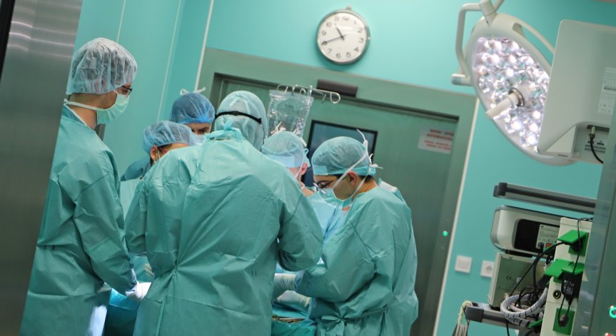 Шанс за живот: Специалисти от ВМА трансплантираха черен дроб на 52-годишен мъж