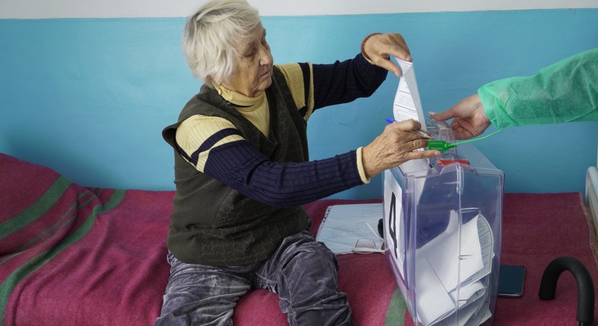 ЕС: Всяка подкрепа на референдумите ще се смята за незаконна