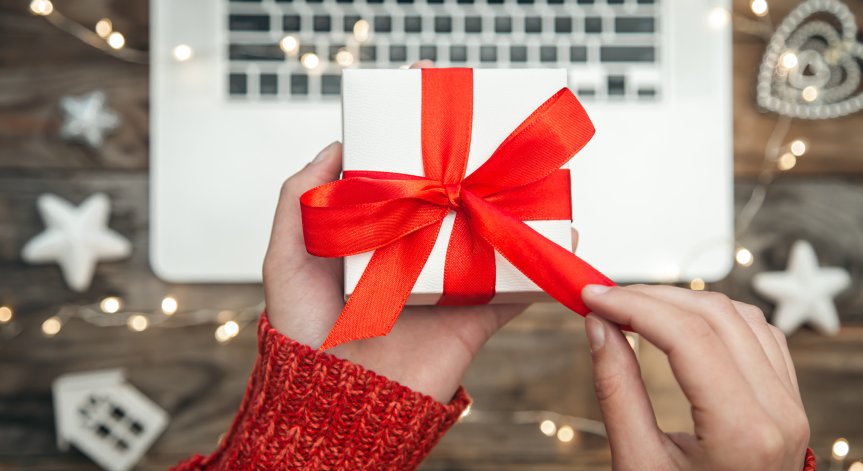 Коледни бонуси и 13-а заплата: Как фирмите в България стимулират служителите си