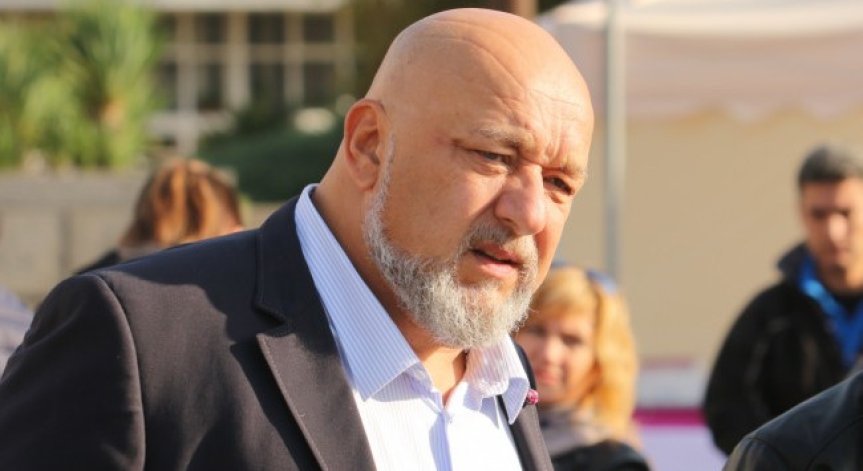 Строят спортна зала на мястото на 