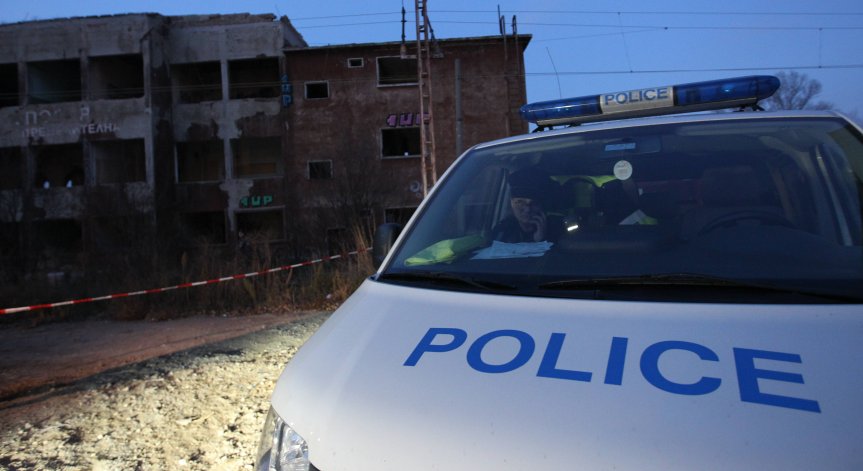 Мъж преби до смърт 21-годишната си приятелка в Омуртаг