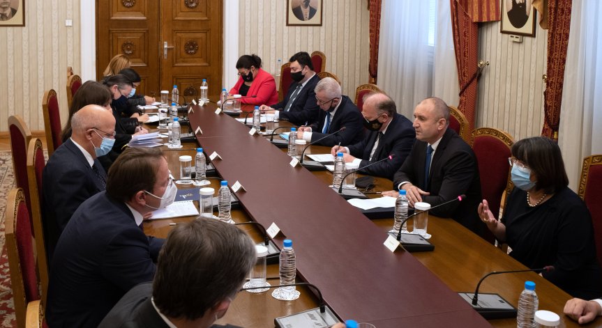 Радев: Разширяването на ЕС следва да е основано на устойчиви резултати