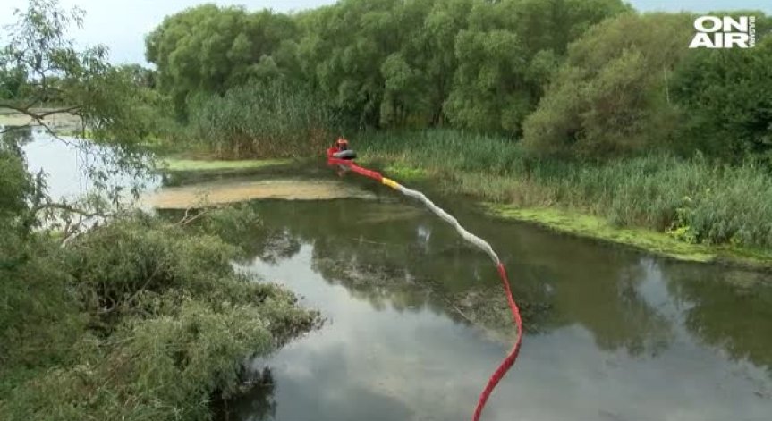 Бензин в кръвта и нафта във водата... Разлив омърси р. Ахелой