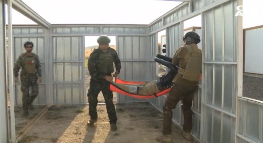 Командоси се събраха на състезание в памет на загиналите преди 15 г. в база 